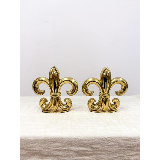 Mid-Century Modern Vintage Brass Fleur De Lis Bookends Mid-Century Decor Art Deco Postmodern Style For Sale - Image 3 of 4