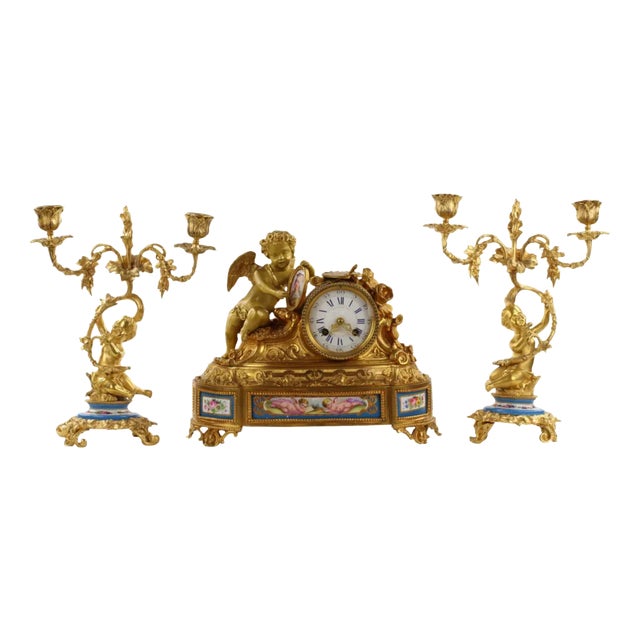 Allegories of Painting Mantel Clock in Gilded Bronze, Early 20th Century For Sale