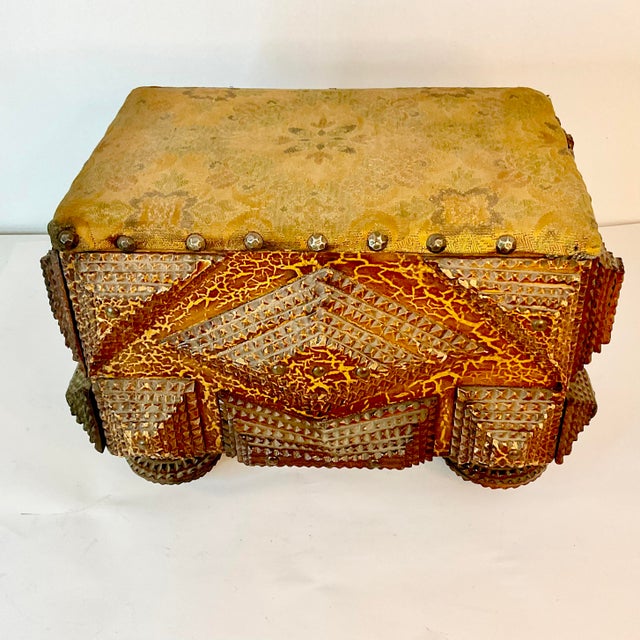 American 1890s Antique Folk Art Americana Tramp Art Star Design Ottoman Footstool For Sale - Image 3 of 16