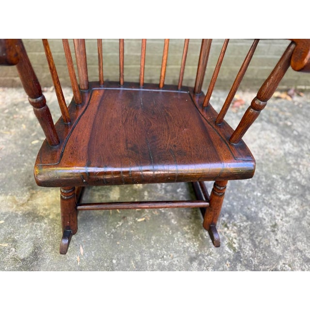Early 20th Century Antique Ealry American Primative Rustic Spindle Back Windsor Style Rocker Chair For Sale - Image 5 of 17