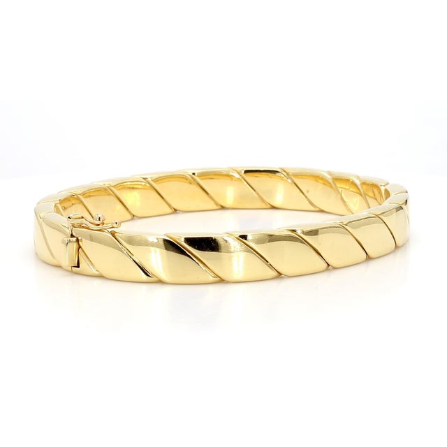 Metal Mid 20th Century Tiffany & Co. 18k Gold Twisted Rope Flat Hinged Bangle Bracelet For Sale - Image 7 of 10