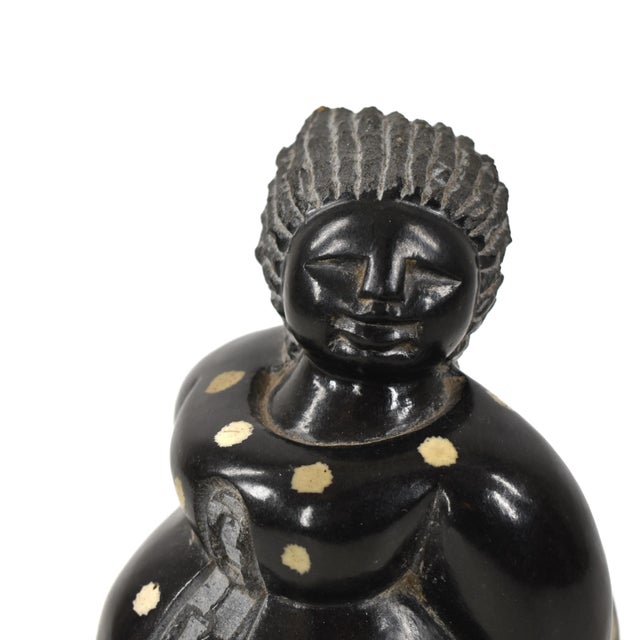 Early 20th Century Early 20th Century Shona Stone Woman Sculpture In The Style of Colleen For Sale - Image 5 of 6