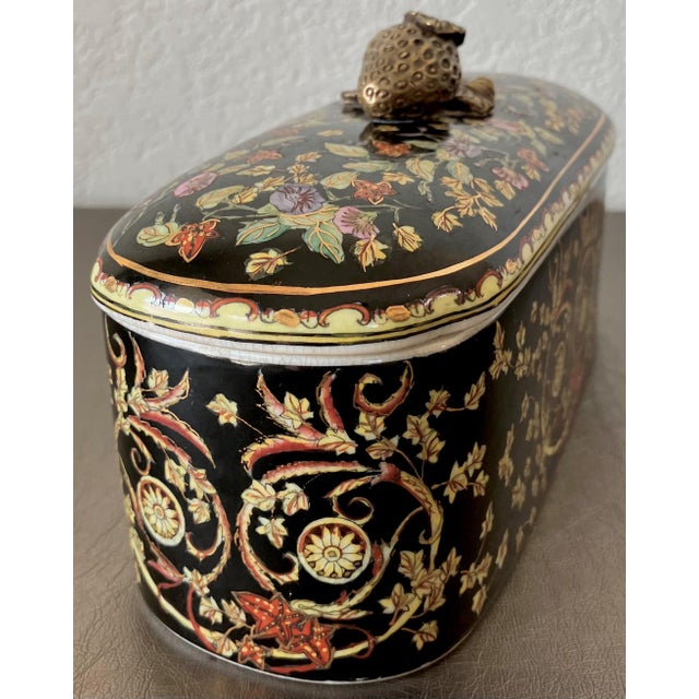 Circa 1965/1975 Chinoiserie Earthenware Trinket Box With Brass Strawberry-Shaped Finial, Hong Kong For Sale - Image 15 of 18