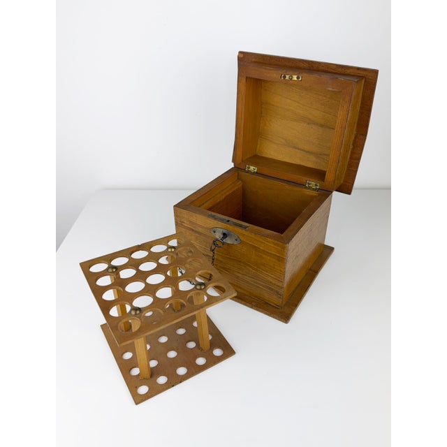 Antique 19th Century Dog Kennel Cigar Humidor Box in Wood with Metal Dog and Key, 1890s For Sale - Image 10 of 15