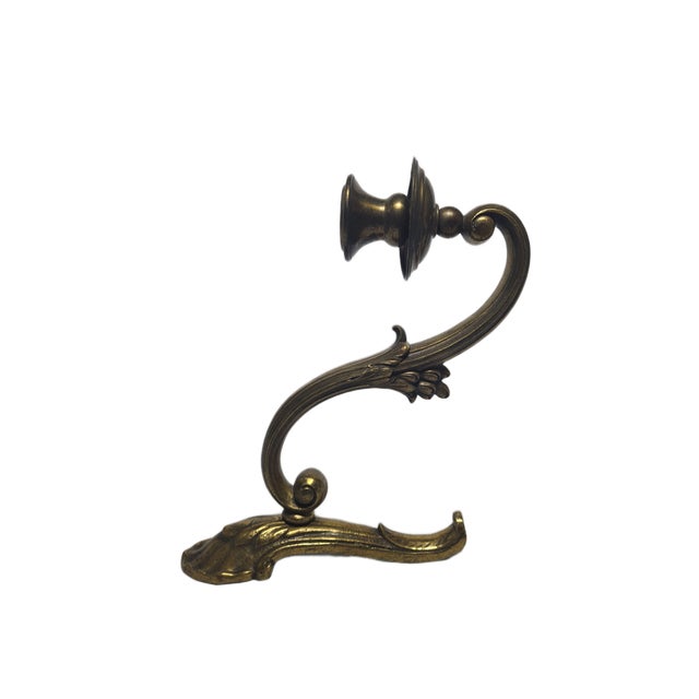 Classicist Bronze Wall Lamp, Germany, 1900s, in Very Good conditions. Designed 1890 to 1919