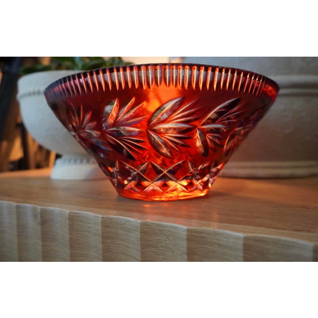 1920s Bohemian Red Cut to Clear Crystal Decorative Bowl. For Sale - Image 4 of 6