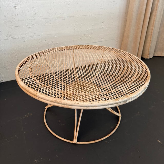 Mid-Century Modern Woodard Sculptura Style Swivel Outdoor Coffee Table For Sale In New York - Image 6 of 7