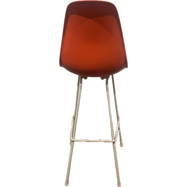 Mid-Century Modern Herman Miller Bar Stools in Red/Orange Molded Fiberglass Seats-Mid Century Design For Sale - Image 3 of 4