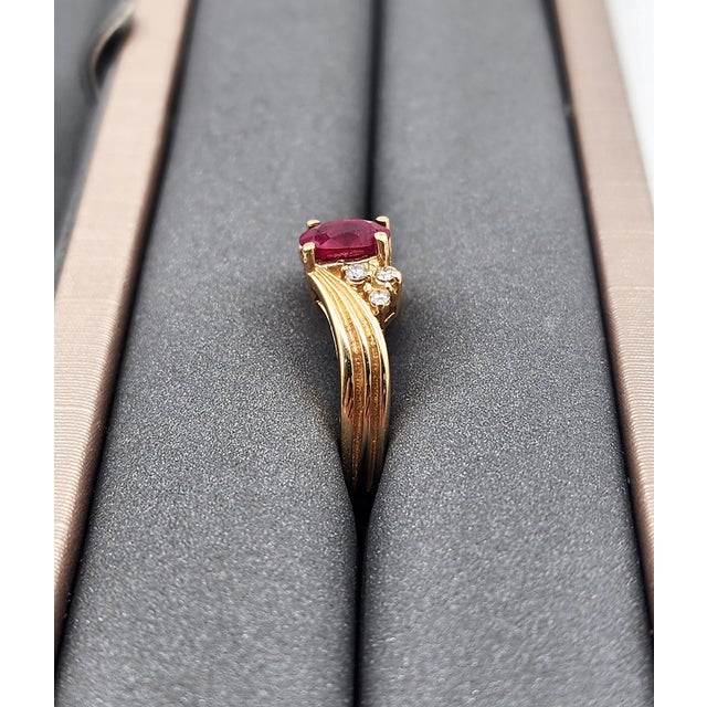 Late 20th Century 1.04 Ct Red Ruby & Diamond Ring Size 5.75 For Sale - Image 4 of 10