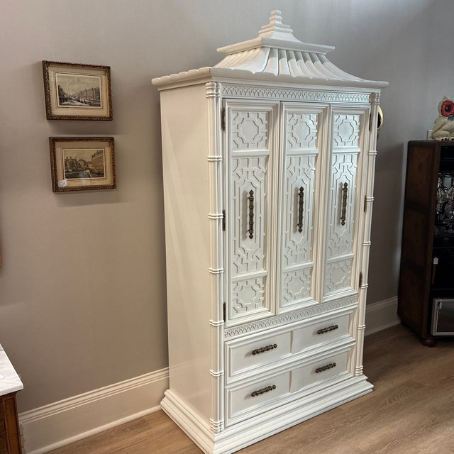 Late 20th Century Late 20th Century Thomasville Chinoiserie Pagoda Cabinet For Sale - Image 5 of 9