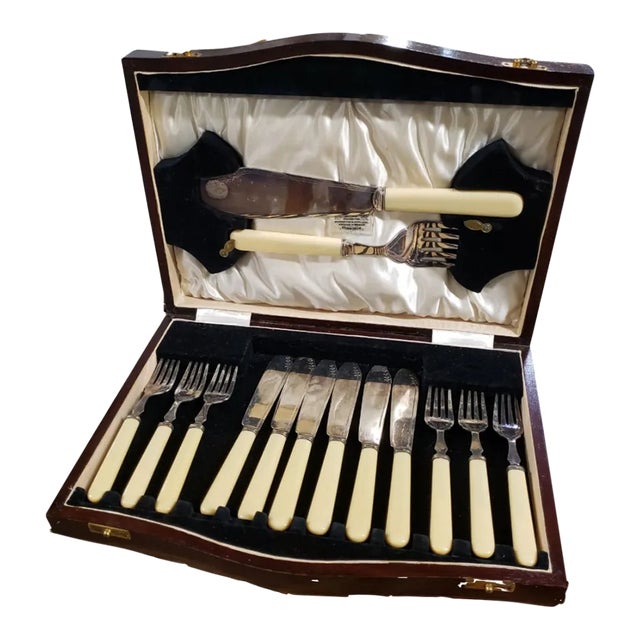 Mid 19th Century Fenton Russell & Co Ltd. Edinburgh Fish Service- 14 Pieces For Sale