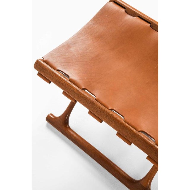 Mid-Century Folding Stool in Teak and Leather attributed to Poul Hundevad for Guldhøj, 1950s For Sale - Image 3 of 6