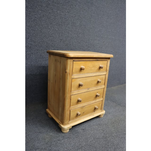 English Gaines McHale Pine Wellington Chest For Sale - Image 3 of 10