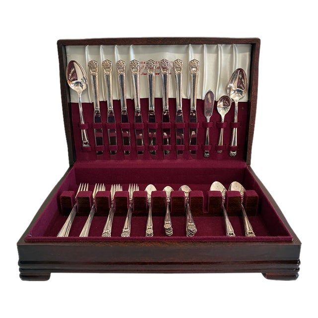 1847 Rogers Bros Eternally Yours Silverplate Flatware, 52-Piece Set With Chest For Sale