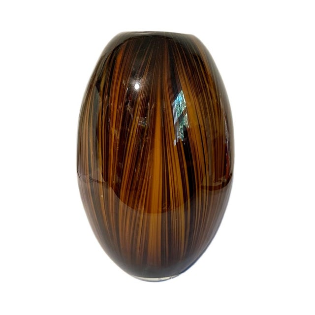 Large Vintage Tortoiseshell Hand Blown Murano Glass Vase A stunning vintage Murano glass vase featuring an elongated oval...