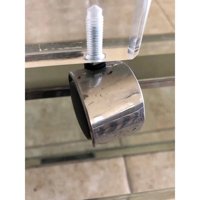 Charles Hollis Jones 1970s Vintage Mid-Century Modern Waterfall Lucite Vanity Stool With Swivel and Chrome Rollers For Sale - Image 4 of 5