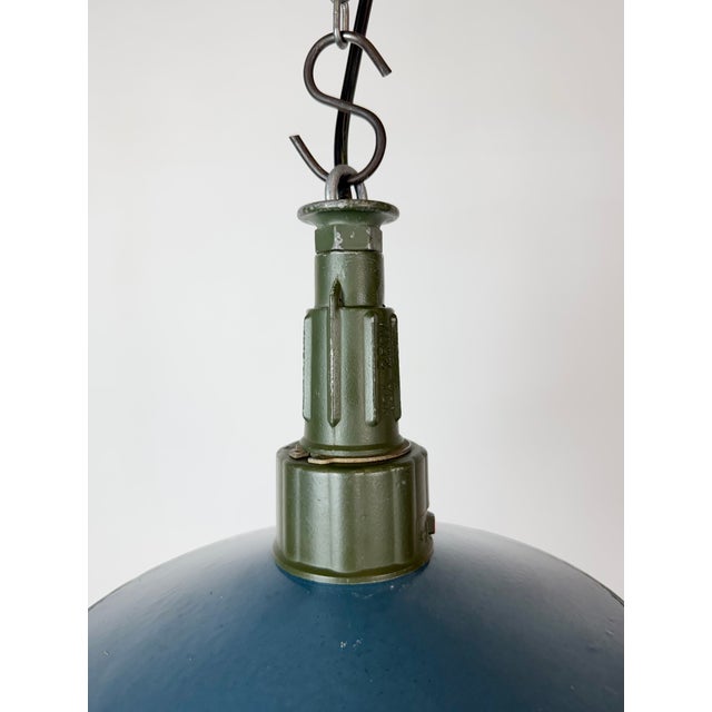 Mid-Century Modern Industrial Blue Enamel Military Pendant Lamp with Cast Aluminium Top, 1960s For Sale - Image 3 of 18