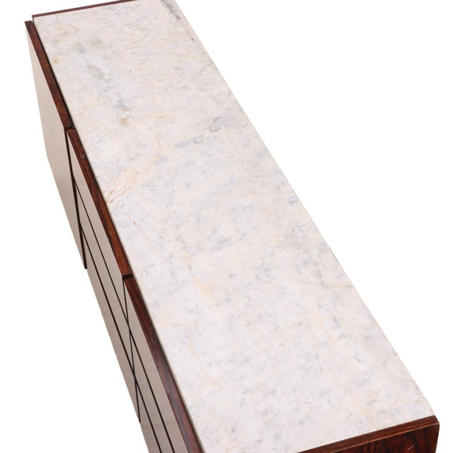 1950s Mid-Century Modern Nine-Drawer Marble-Top Dresser, C. 1955. For Sale - Image 5 of 5