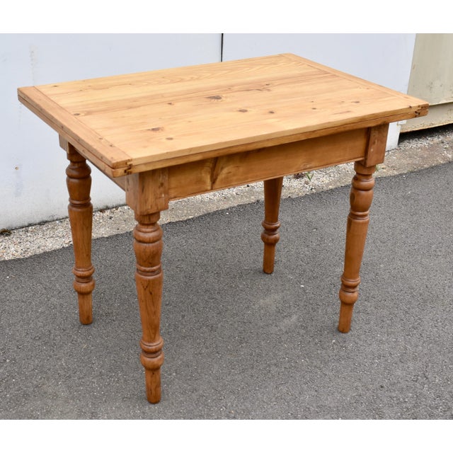 Antique Pine Turned Leg Swivel-Top Table For Sale - Image 4 of 12