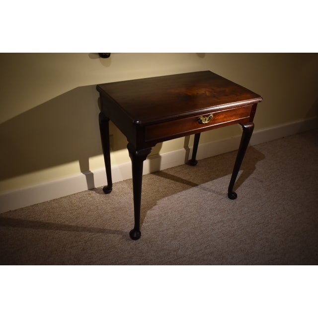 18th Century English Walnut Early Georgian or Queen Anne Side Table For Sale - Image 4 of 7