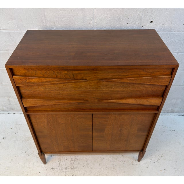 Mid-Century Modern Walnut Highboy Dresser With Sculptural Pulls For Sale - Image 4 of 17
