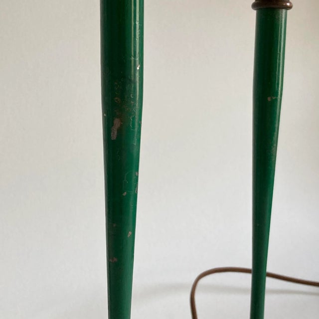 English Vintage Mid 20th Century Hunter Green Metal Table Lamps - a Pair For Sale - Image 3 of 12