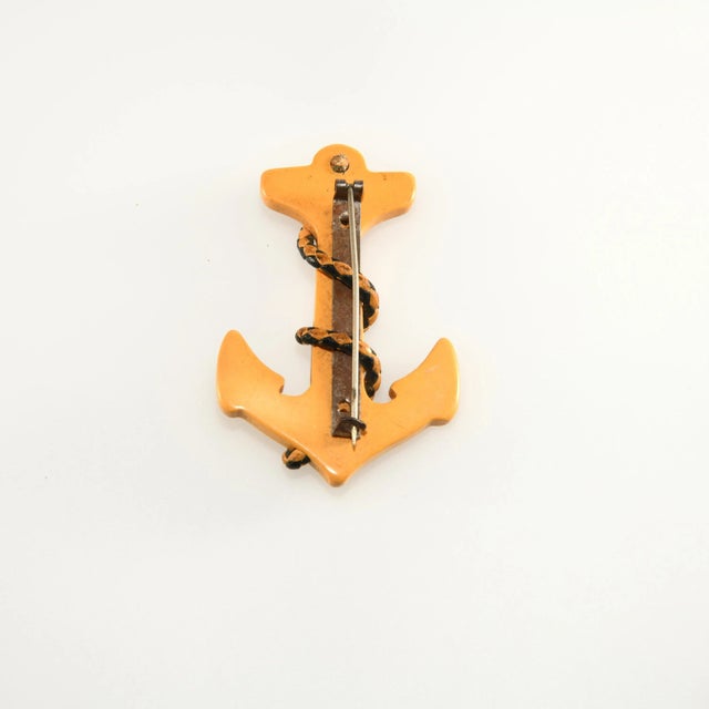 Nautical 1930s Bakelite Brooch Anchor Yellow Rope Trim For Sale - Image 3 of 3