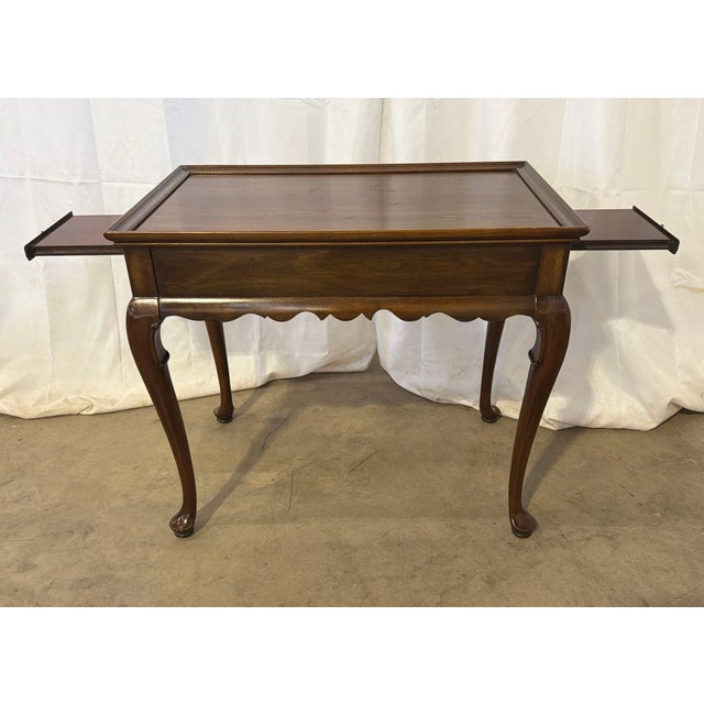 Queen Anne 1981 Ethan Allen Georgian Court Queen Anne Cherry Tea Table With Pull Out Trays For Sale - Image 3 of 7