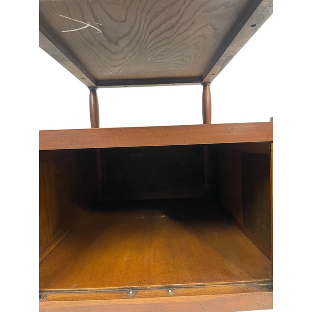 Vintage Mid-Century Traditional Wood Side Table With Cabinet Storage, C. 1960 For Sale - Image 9 of 10