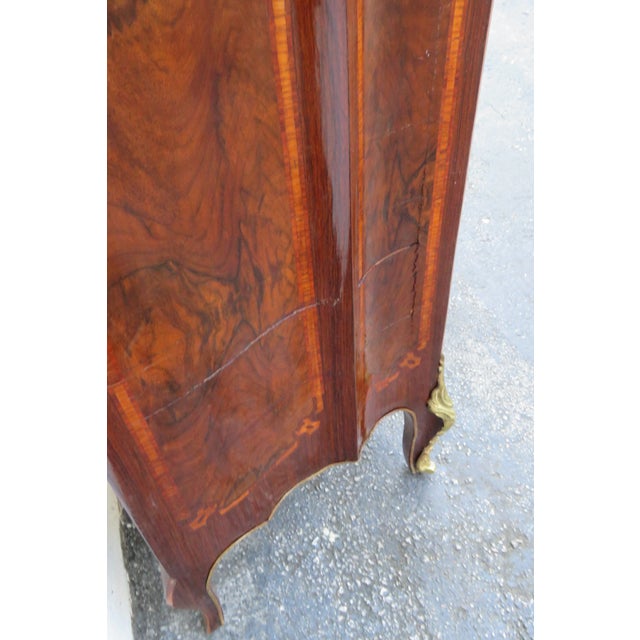Late 20th Century French Marble Top Bombay Serpentine Inlay Commode Dresser Bathroom Vanity 6210 For Sale - Image 9 of 18