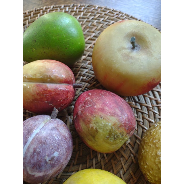 Offered is a lot of 10 vintage Italian alabaster fruit which includes an apple, 2 peaches, 2 pears (one green, one...