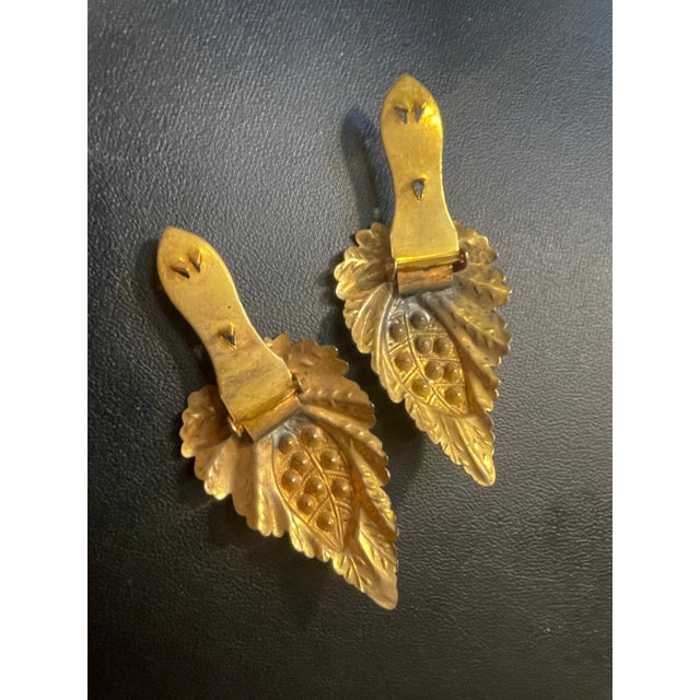1930s 1930s Art Deco Era Coro Style Set of Matching Fur Clips For Sale - Image 5 of 6