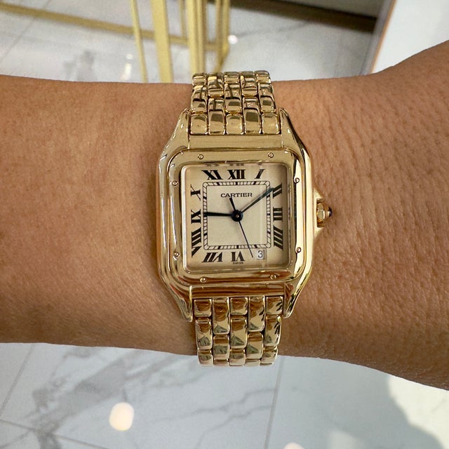 Brand: Cartier Gender: Ladies Metal Type: 18K Yellow Gold Diameter: 27.00 mm Weight: 101.27 grams Ladies 18K yellow gold,...