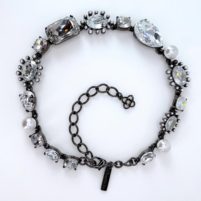 Oscar De La Renta Hematite Plated Crystal Pearl Multi-Stone Statement Necklace For Sale In Los Angeles - Image 6 of 14