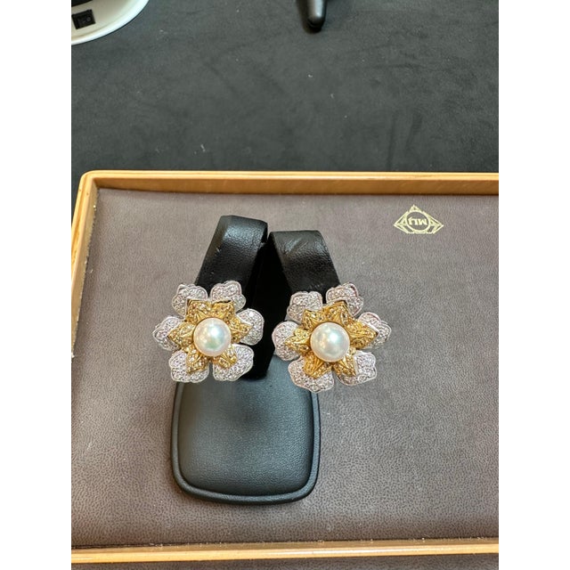Vintage Diamond South Sea Pearl Platinum Large Flower Clip on Earrings, Two Tone, A Pair For Sale - Image 9 of 18