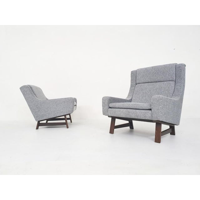 Wenge feet and new grey upholstery. A high "gentlemans "model and a lower "ladies" model Low model Length: 70 Depth: 80 cm...