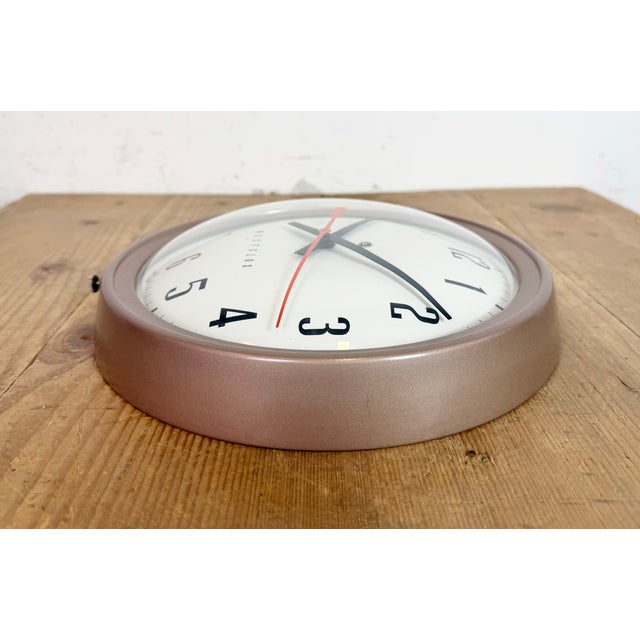 Industrial Brown Electric Station Wall Clock from Westclox, 1960s For Sale - Image 16 of 18