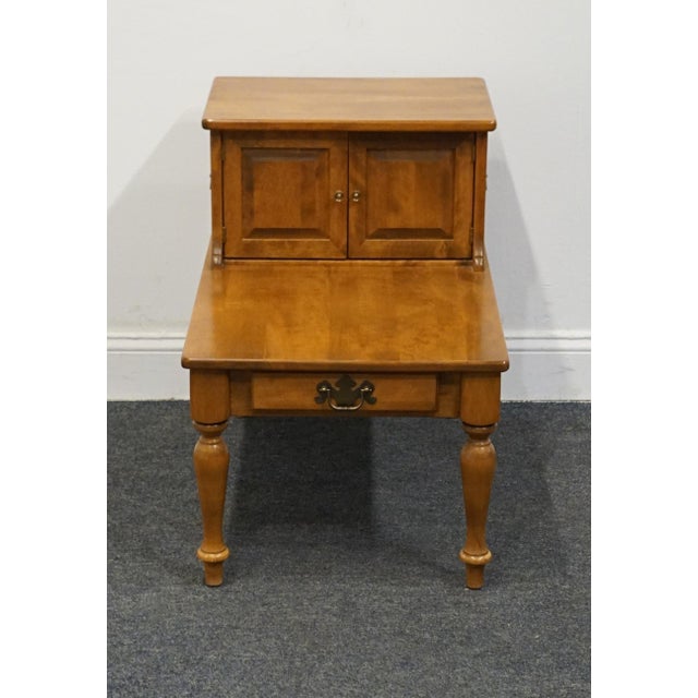 American Ethan Allen Heirloom Nutmeg Maple Colonial Early American 19" Accent Step End Table 10-8542 For Sale - Image 3 of 14