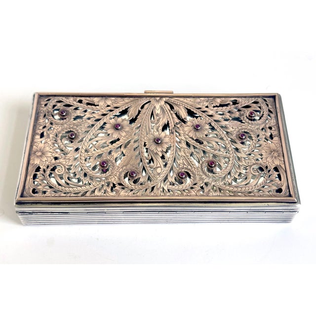 Mid 20th Century Oversized Vintage French Silver Compact Case by Boucheron For Sale - Image 5 of 17