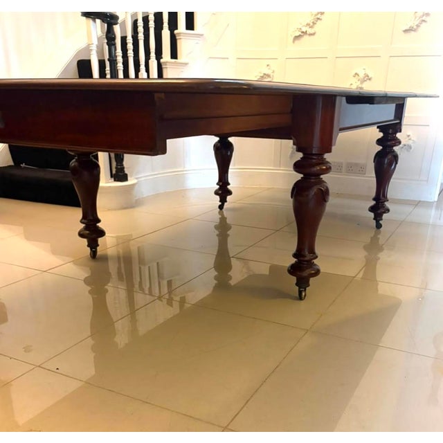 Brown Antique William IV Extendable Dining Table in Figured Mahogany, 1835 For Sale - Image 8 of 15