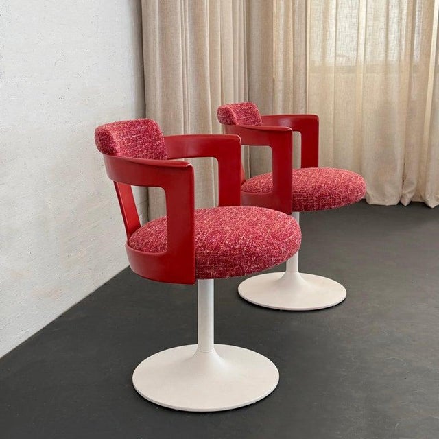 Daystrom 1970s Pair of Mid-Century Modern Raspberry Tulip Accent Chairs by Daystrom For Sale - Image 4 of 8