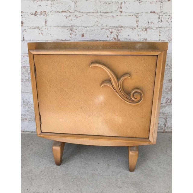 Vintage Hoke Mid Century End Tables – 1960s MCM Bedside Cabinets - Cottagecore, Sculpted Wood For Sale In New York - Image 6 of 7