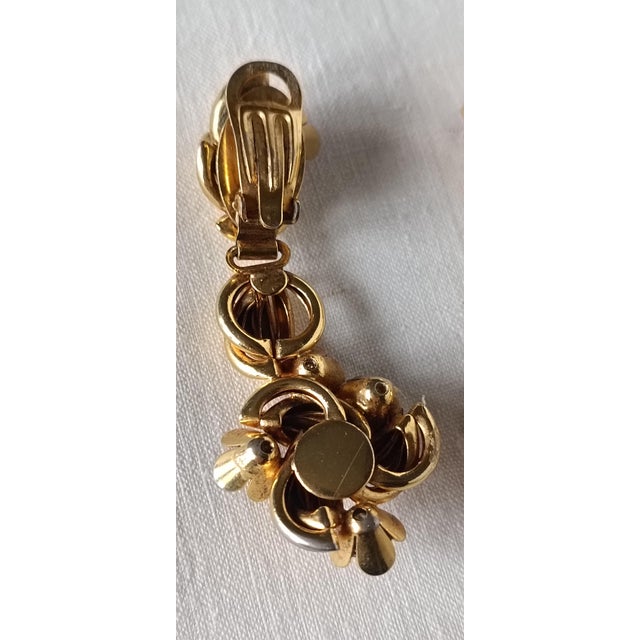 1980s Golden Clip-on Costume Jewelry Earrings, 1980s, Set of 2 For Sale - Image 5 of 10