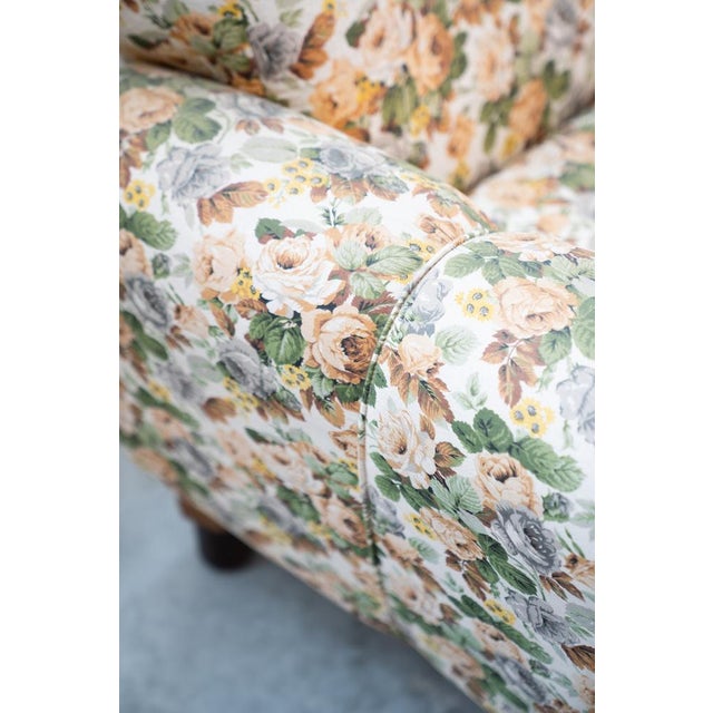 2-Seater Sofa in Floral Fabric, Wooden Structure, Plastic and Wooden Feet, 1970s For Sale - Image 6 of 18