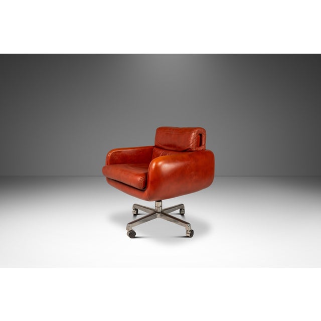 Rare Set of Two (2) Swivel Lounge Chairs in Leather by Frank Doerner for Doerner Faultless Limited Release for John Stuart, Usa, C. 1970s For Sale In Orlando - Image 6 of 18