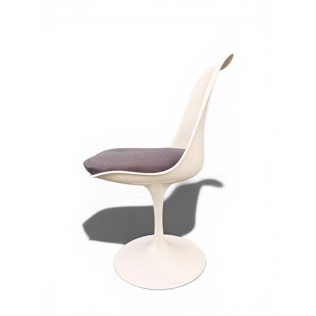 White Tulip Dining Set by Eero Saarinen for Knoll International, 1973, Set of 5 For Sale - Image 8 of 18