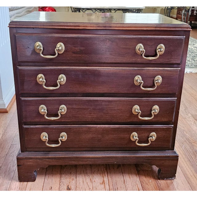 Late 20th Century Pair of Ethan Allen Chippendale Cherry Small Chest of Drawers / Nightstands For Sale - Image 5 of 11