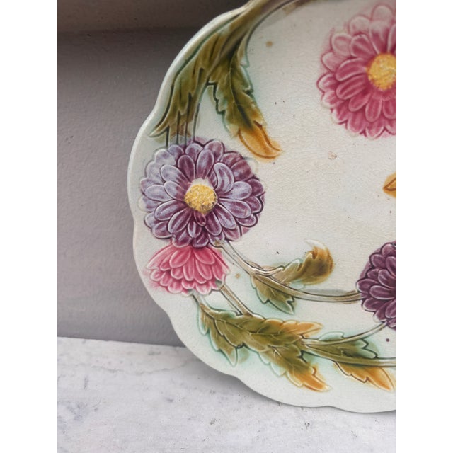 French Country French Majolica Dalhias Plate Orchies, Circa 1900 For Sale - Image 3 of 5