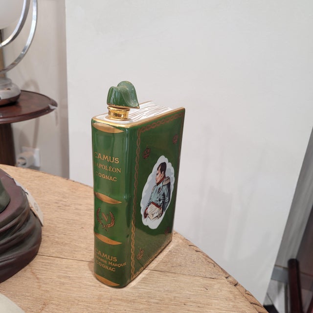 Napoleon Book Decanter in Porcelain and 22kt Gold from Limoges, France, 1969 For Sale - Image 13 of 17