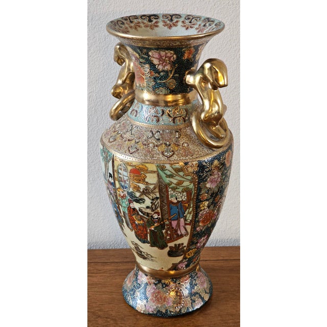 Japanese Vintage Royal Satsuma Hand-Painted Porcelain Urn Vase With Moriage & Gilt Handles For Sale - Image 3 of 17